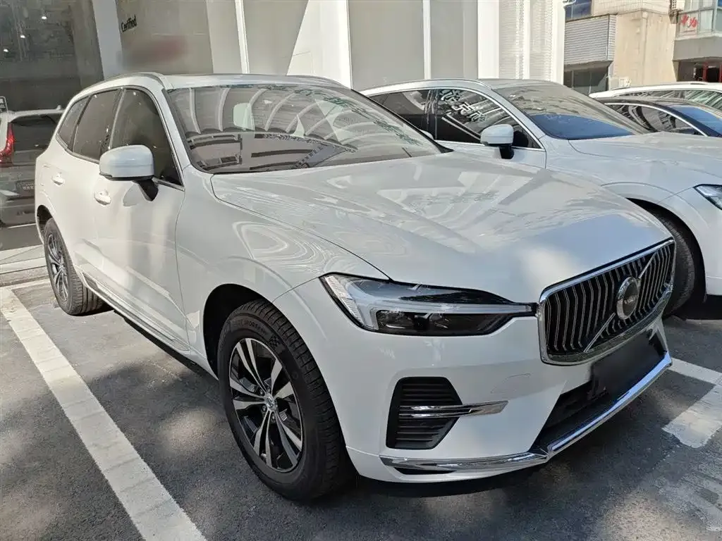 Volvo XC60 — фото 8
