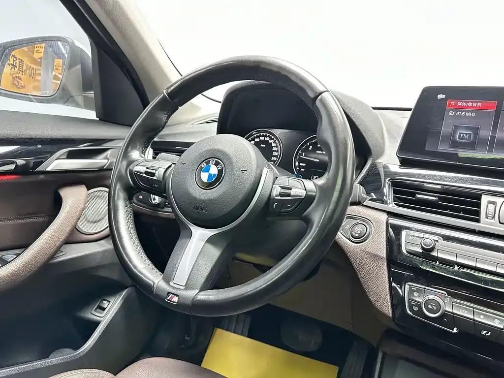 BMW X1 — фото 10