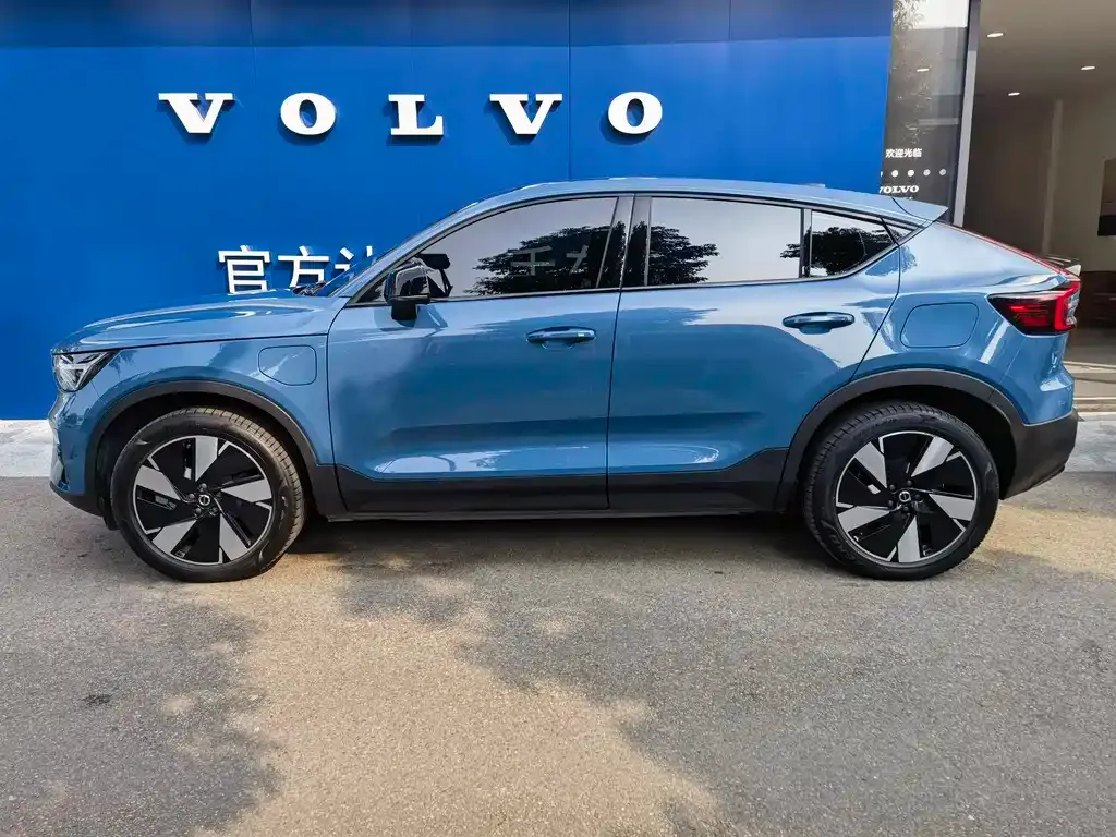 Volvo C40 — фото 6