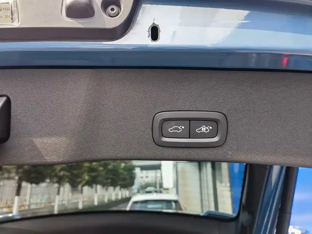 Volvo C40 — фото 2