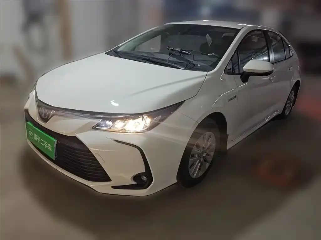 Toyota Corolla — фото 1