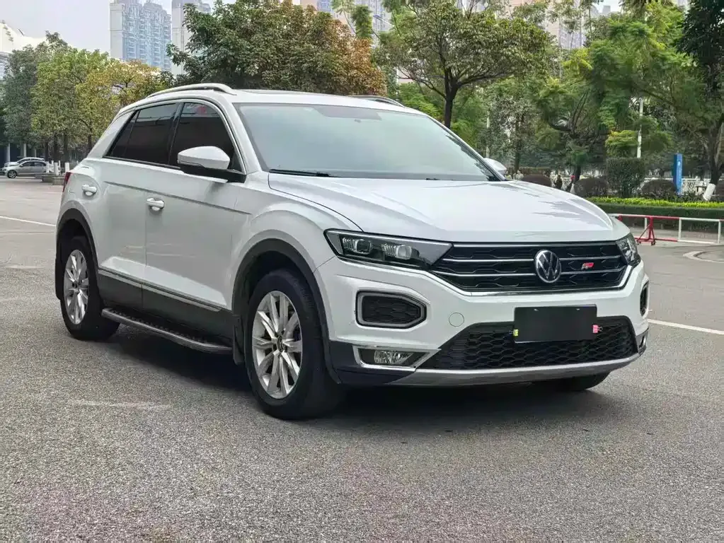 Volkswagen T-Roc — фото 9