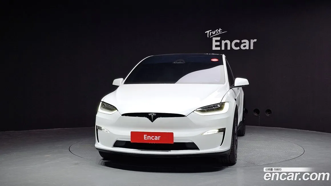 Tesla Model X — фото 3