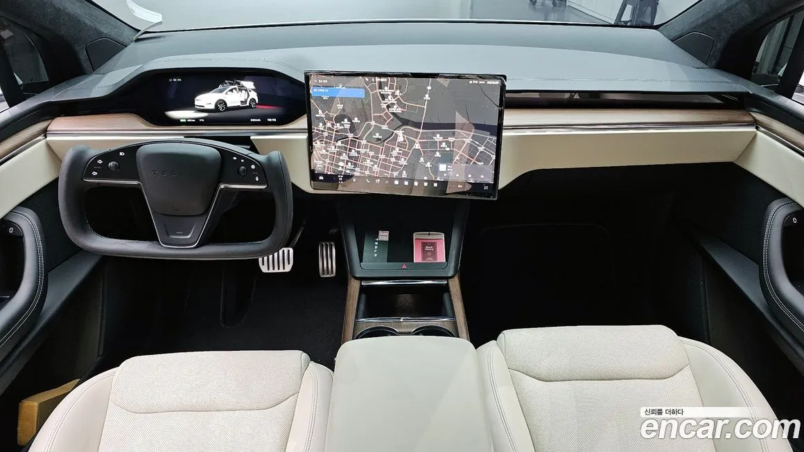 Tesla Model X — фото 8