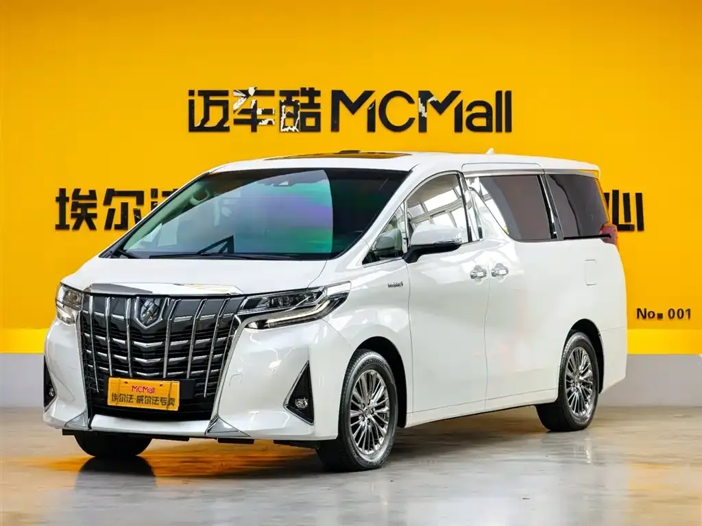 Toyota Alphard — фото 1