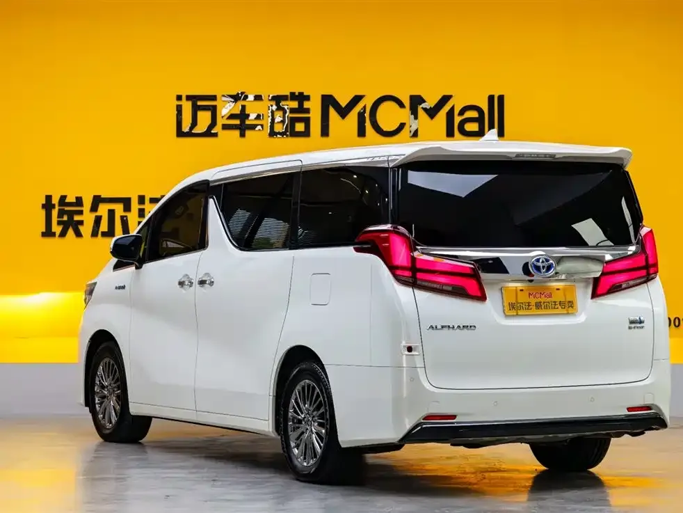 Toyota Alphard — фото 8