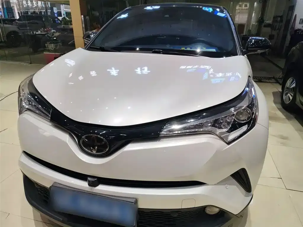Toyota C-HR — фото 9