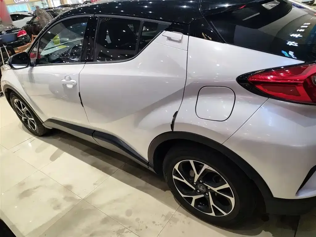 Toyota C-HR — фото 3