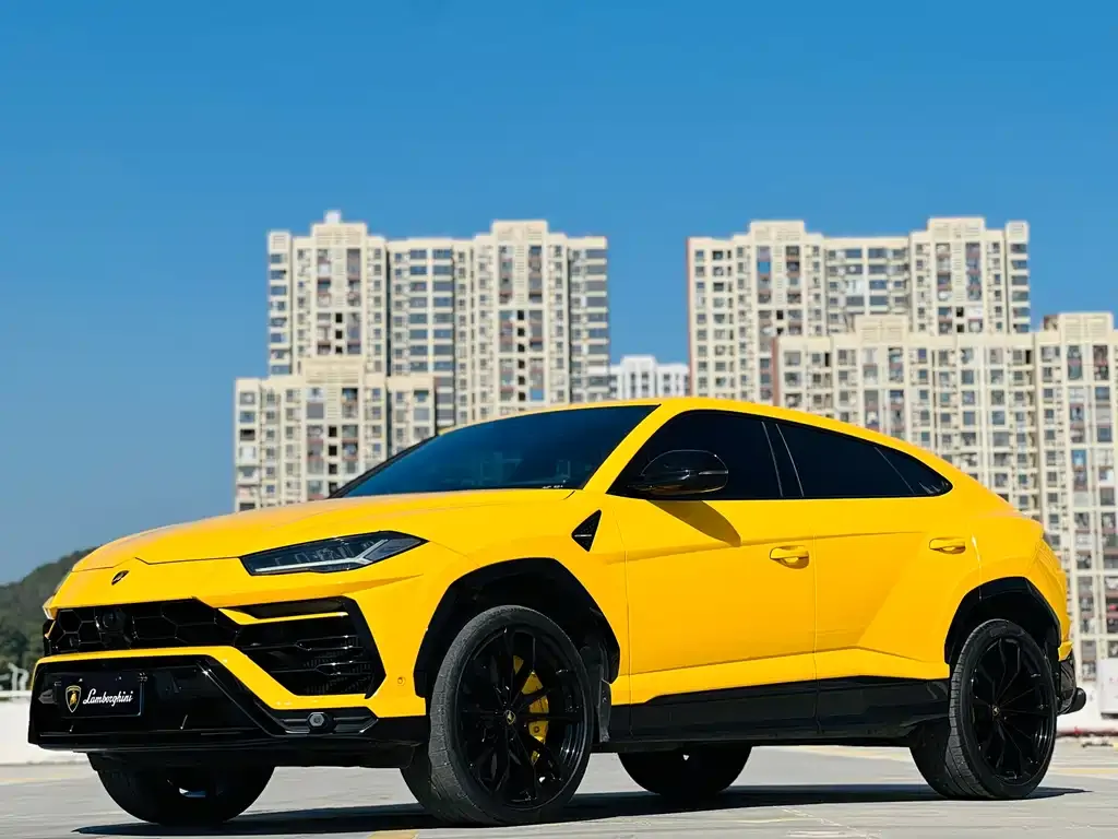 Lamborghini Urus — фото 1
