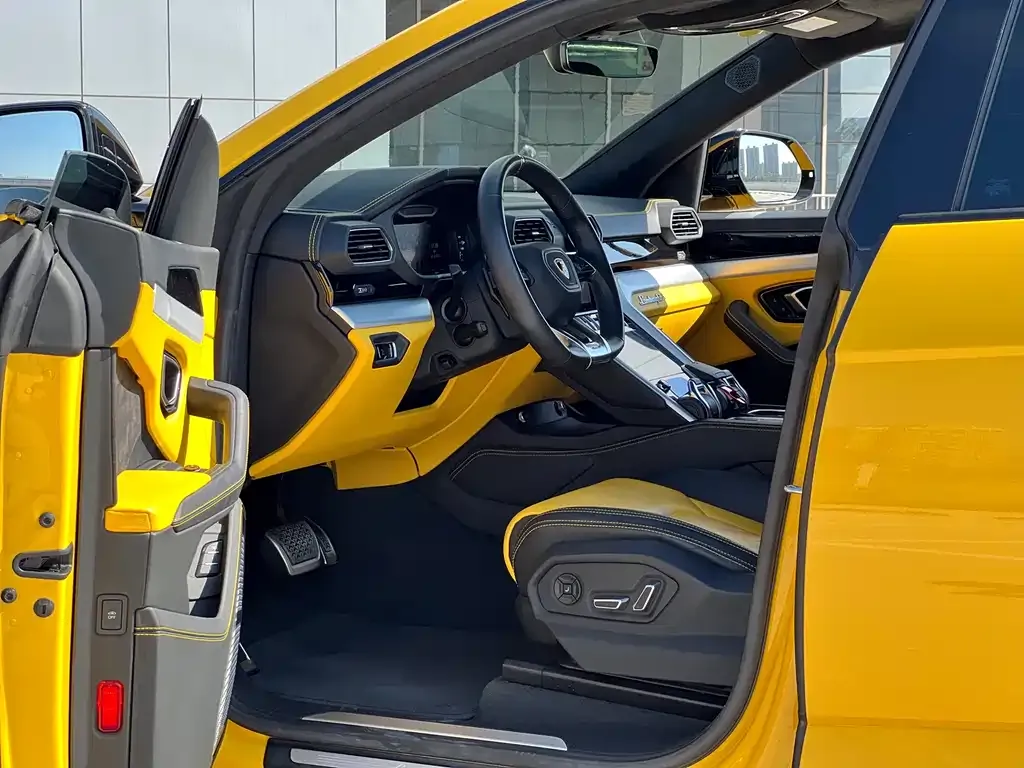 Lamborghini Urus — фото 10