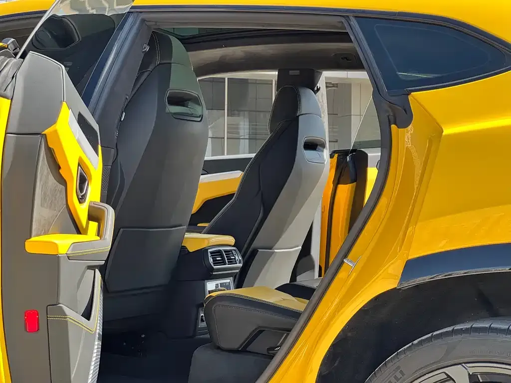 Lamborghini Urus — фото 2