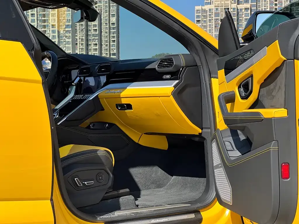 Lamborghini Urus — фото 7