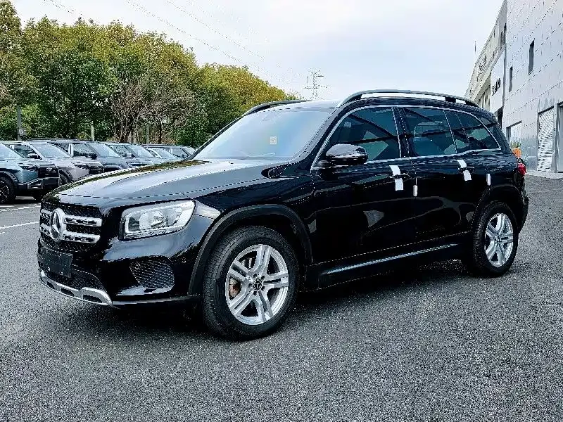 Mercedes-Benz GLB — фото 1