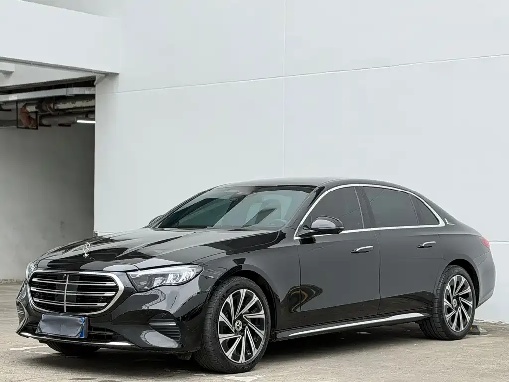 Mercedes-Benz E-Class — фото 4