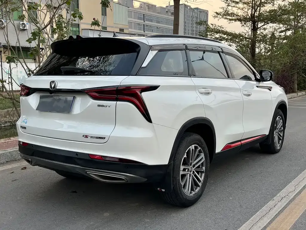 Changan CS75PLUS — фото 9