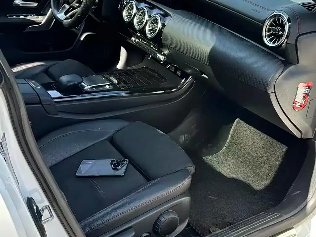 Mercedes-Benz CLA (Import) — фото 6