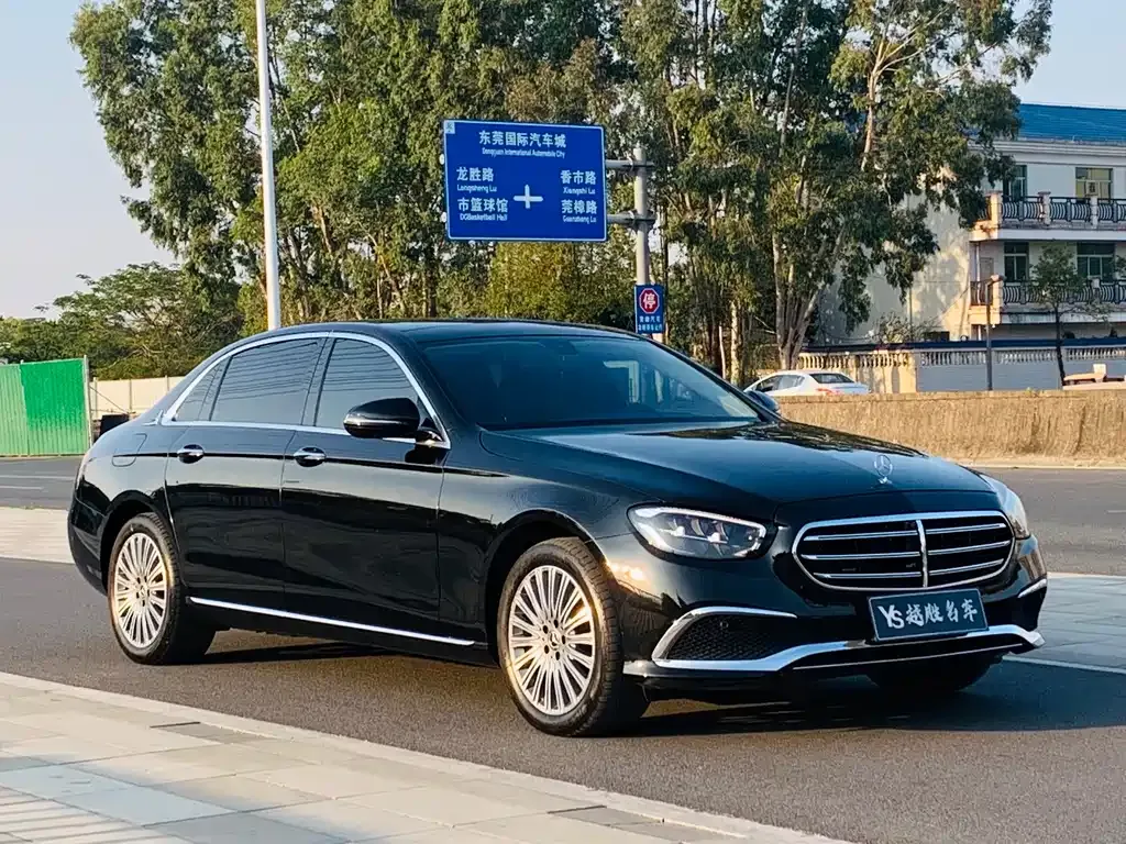 Mercedes-Benz E-Class — фото 9