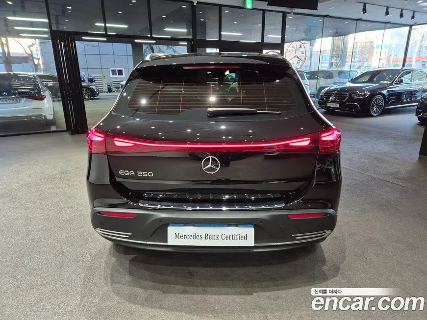 Mercedes-Benz EQA — фото 10