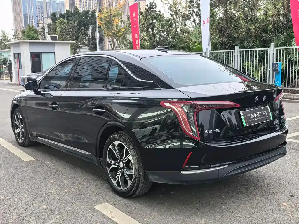 Hongqi E-QM5 — фото 5