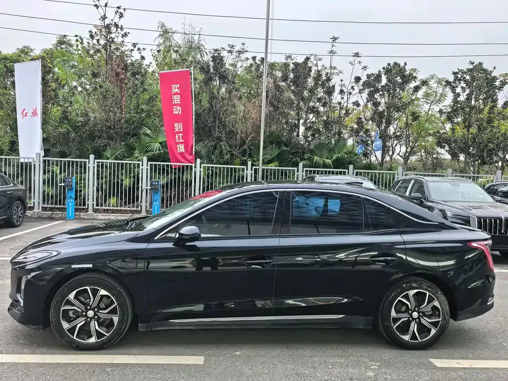 Hongqi E-QM5 — фото 9