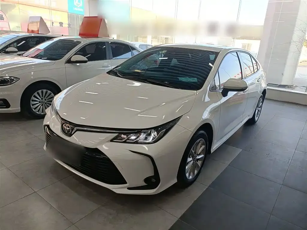 Toyota Corolla — фото 1