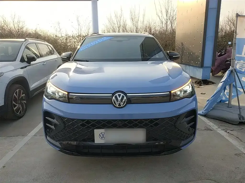 Volkswagen Tiguan L — фото 3