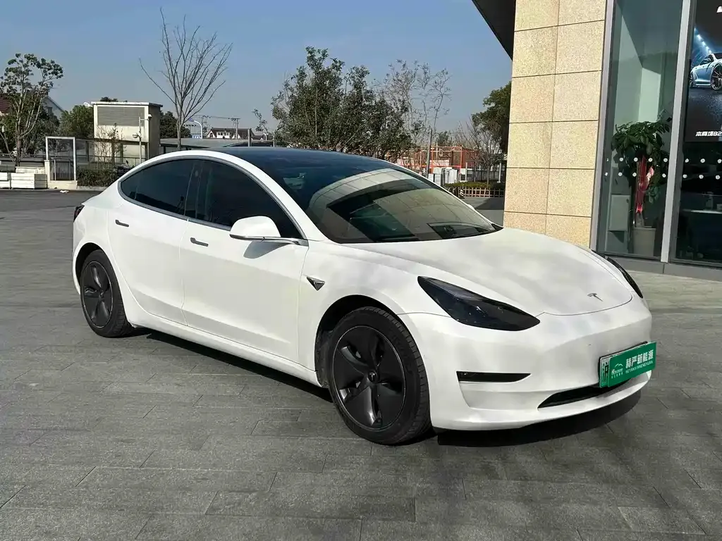 Tesla Model 3 — фото 3