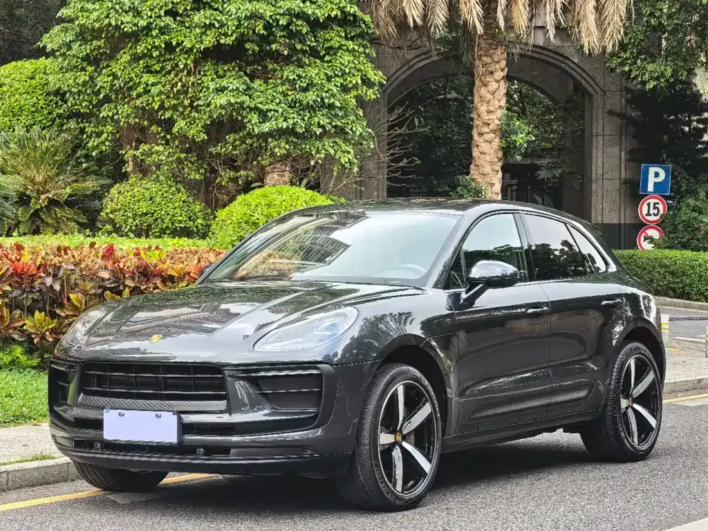 Porsche Macan — фото 1