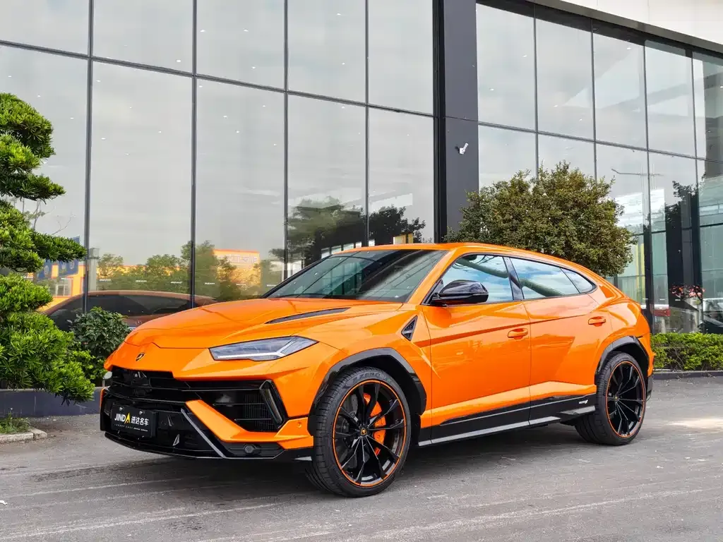 Lamborghini Urus — фото 1