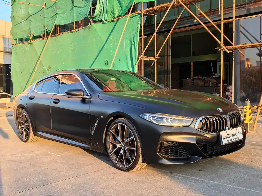 BMW 8 Series — фото 9