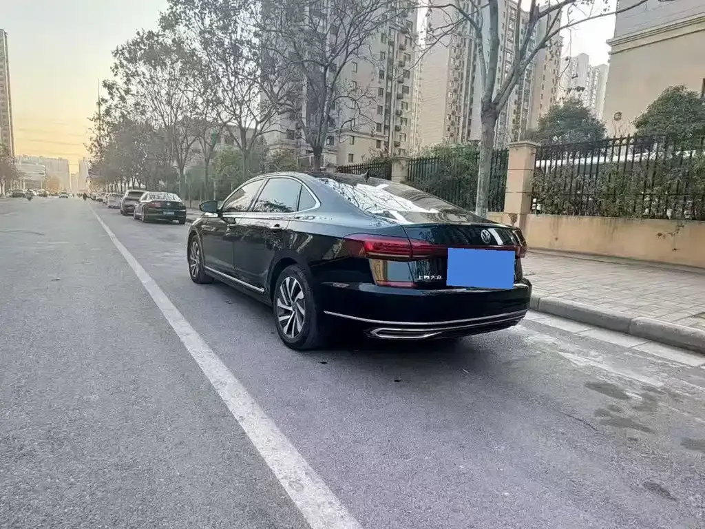 Volkswagen Passat New Energy — фото 3