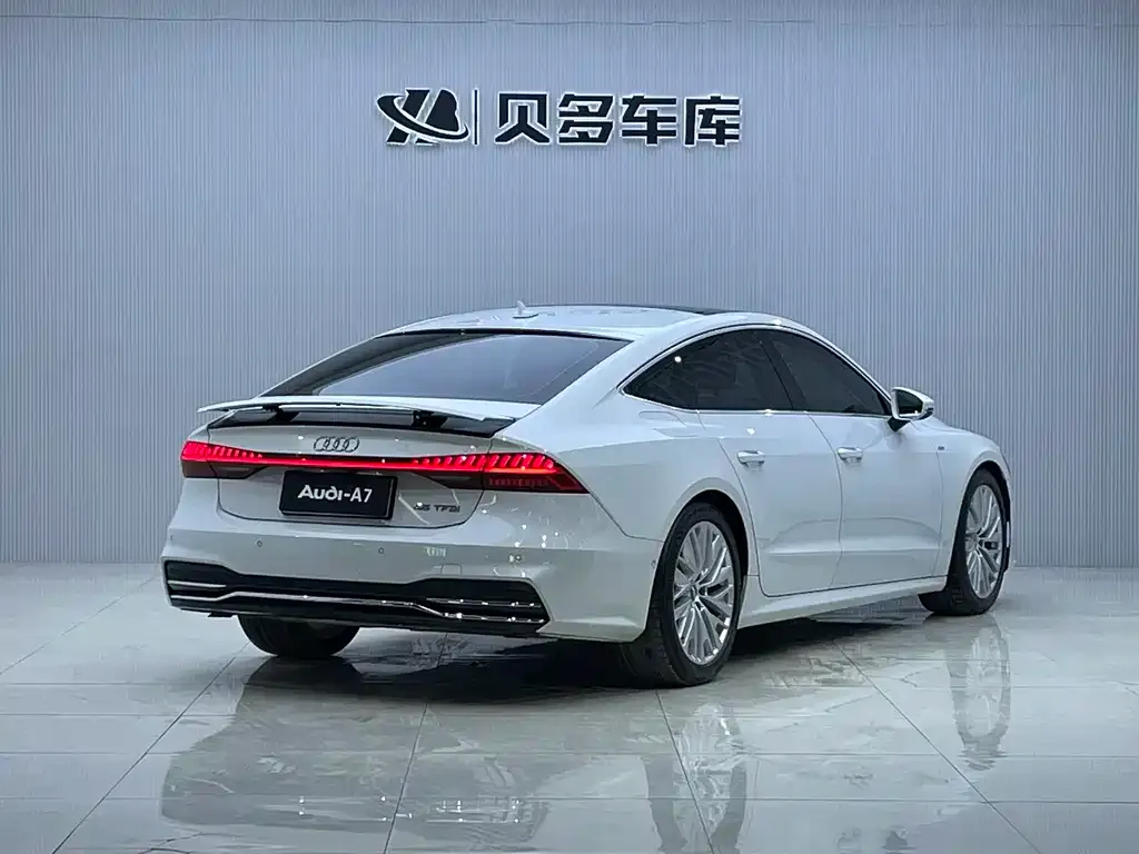 Audi A7 — фото 9