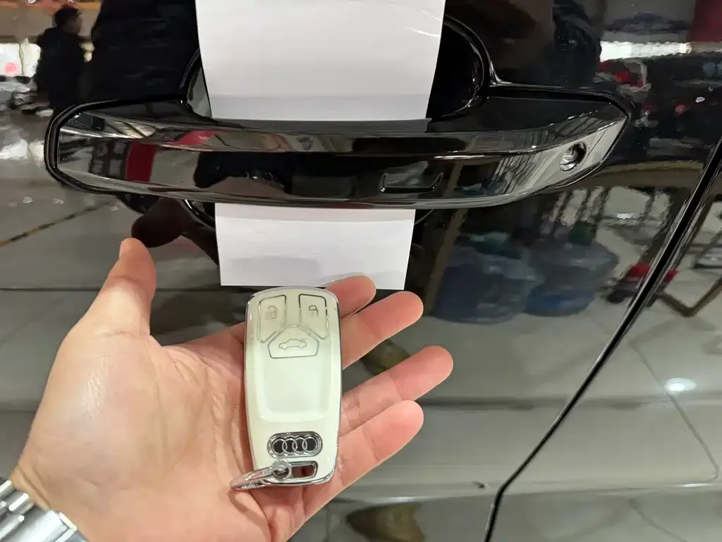 Audi Q5L — фото 4