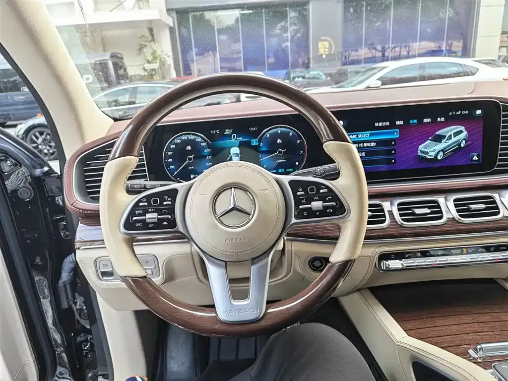 Mercedes-Benz GLS — фото 8