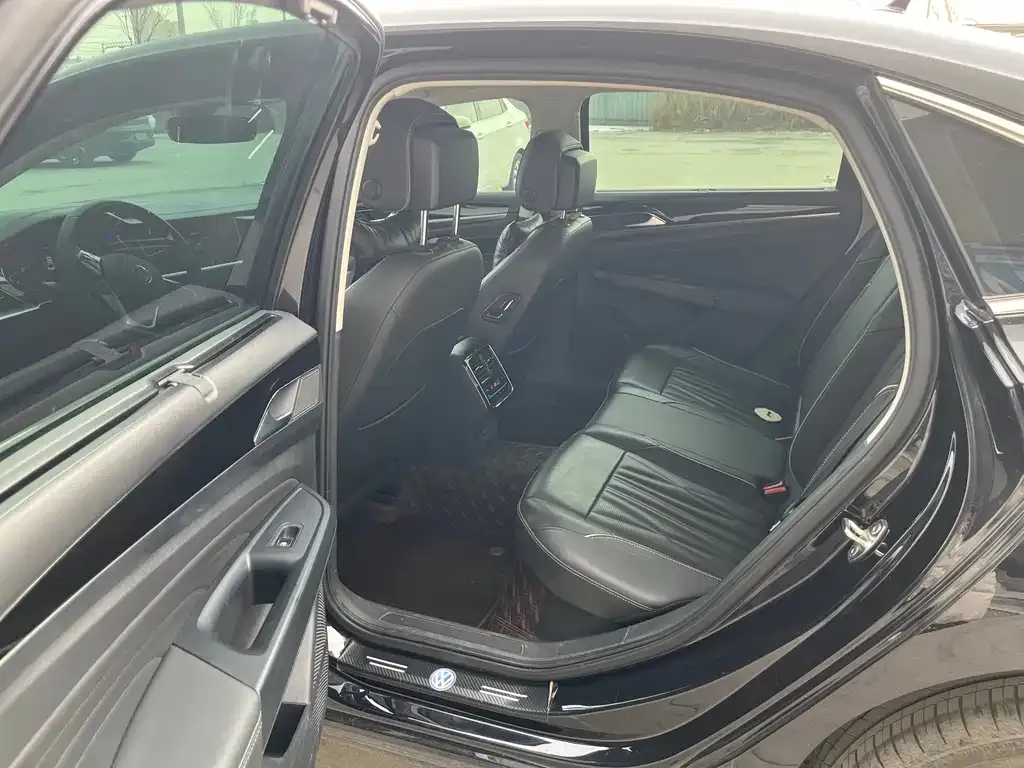 Volkswagen Passat — фото 8