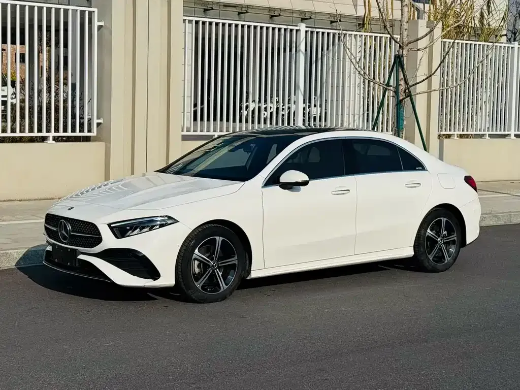 Mercedes-Benz A-Class — фото 1