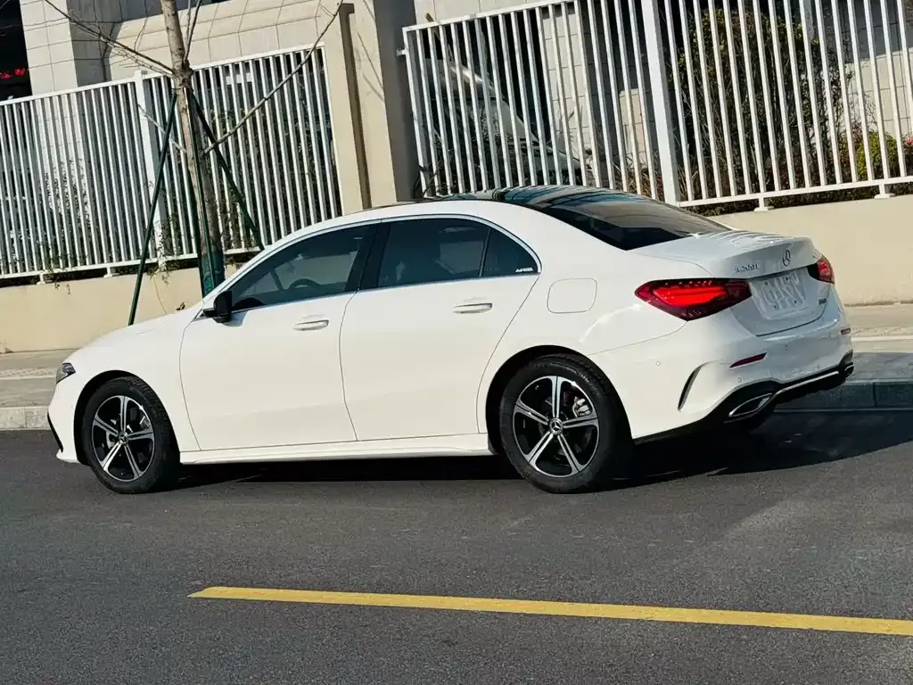 Mercedes-Benz A-Class — фото 4