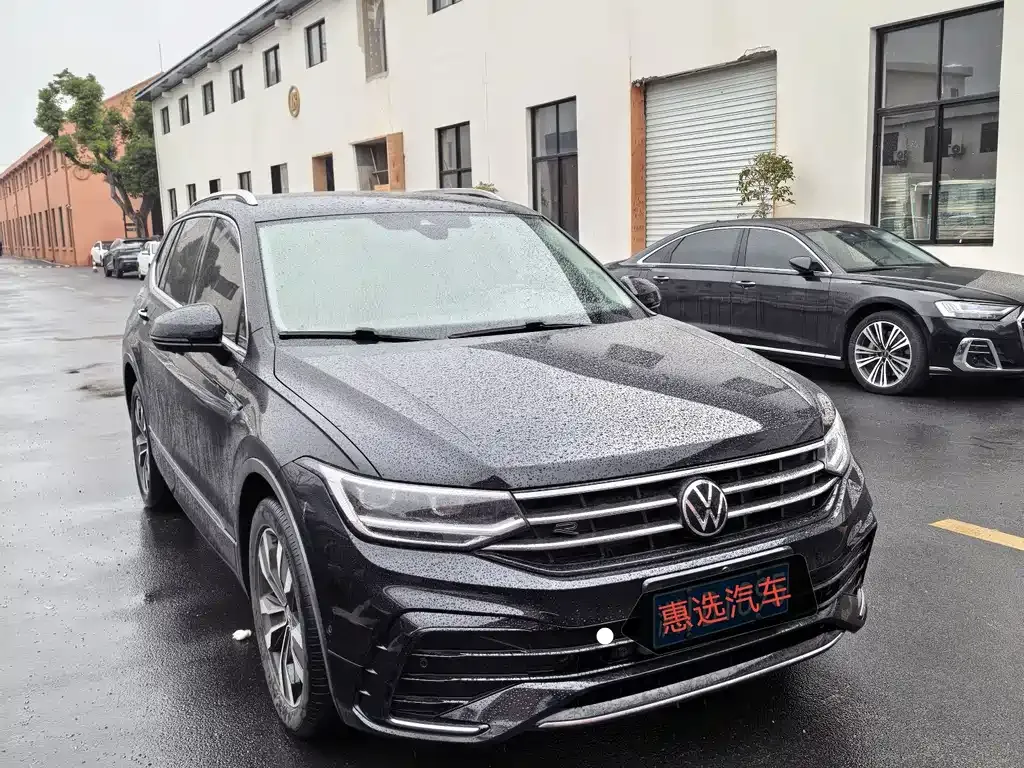 Volkswagen Tiguan L — фото 4