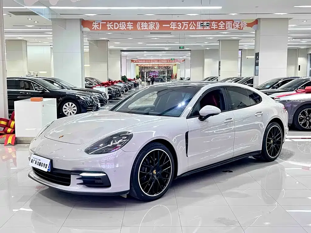 Porsche Panamera — фото 1