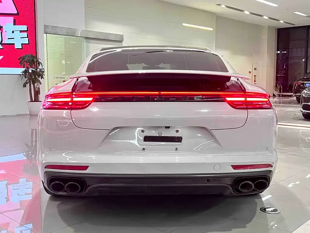 Porsche Panamera — фото 10