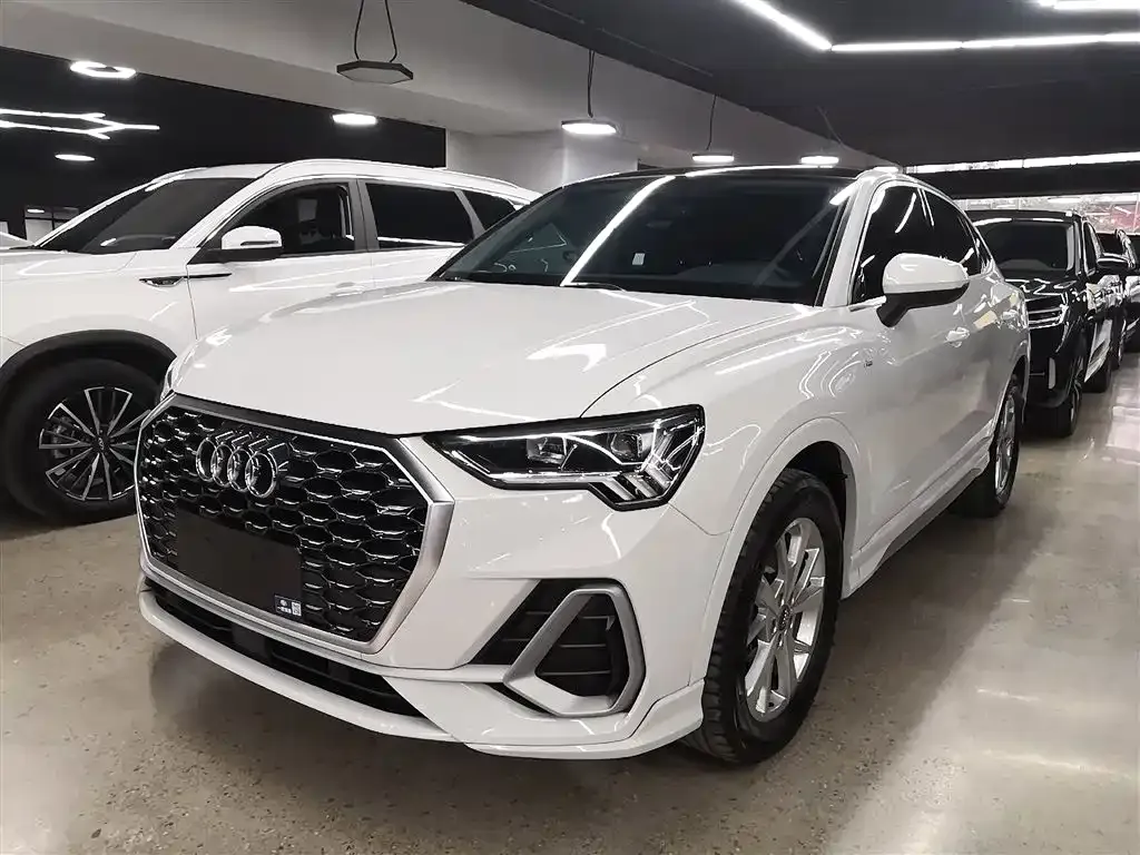 Audi Q3 Sportback — фото 1