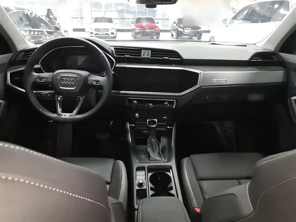 Audi Q3 Sportback — фото 10