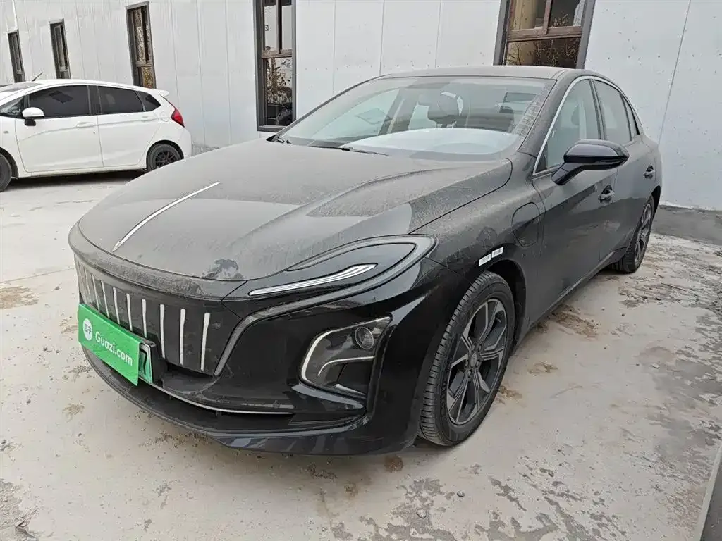 Hongqi E-QM5 — фото 1