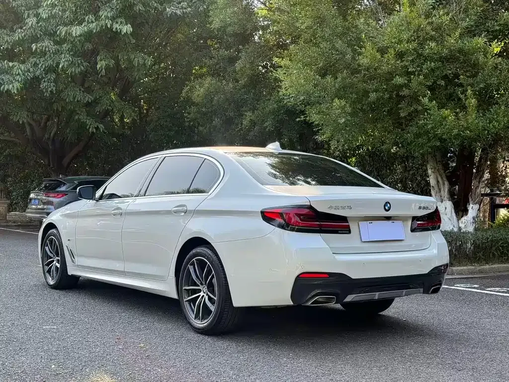 BMW 5 Series — фото 3