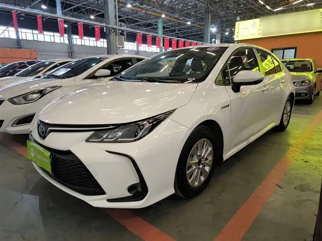 Toyota Corolla — фото 1