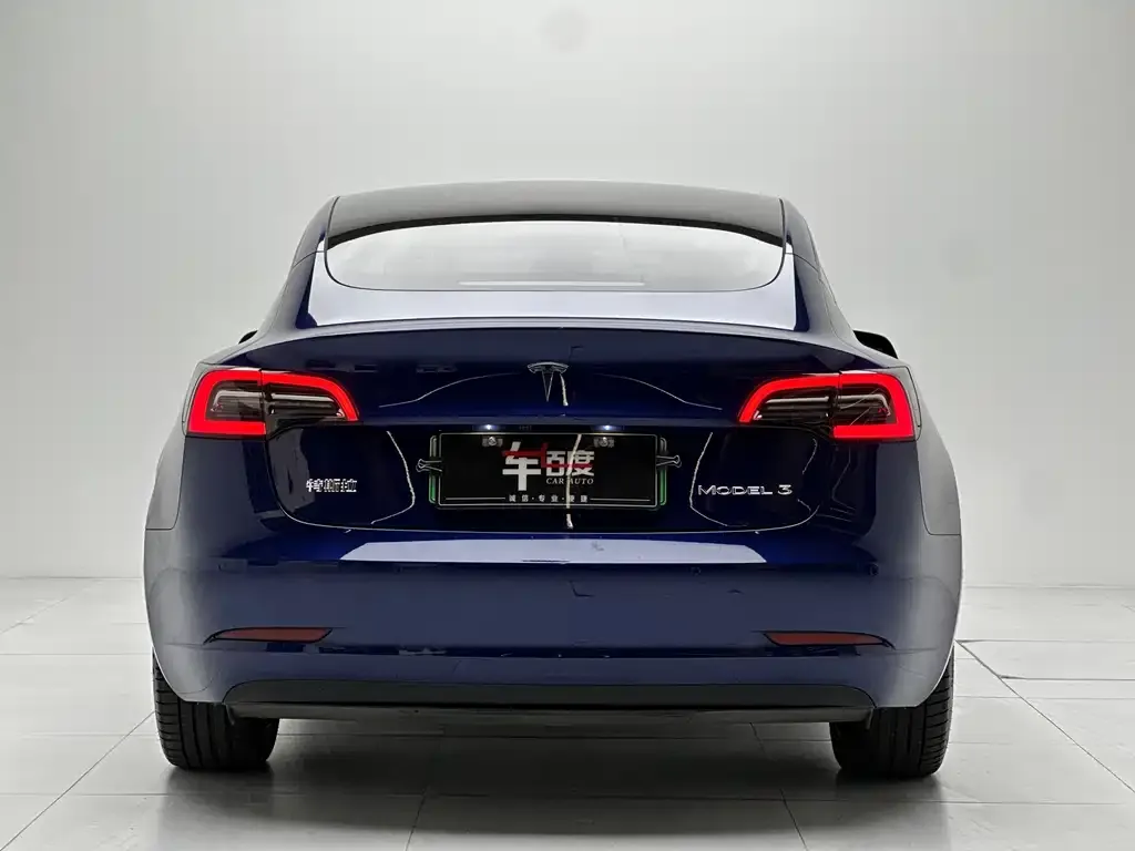 Tesla Model 3 — фото 5