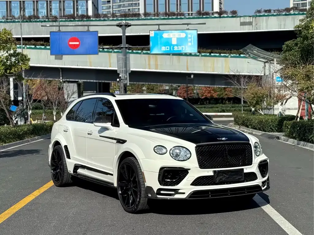 Bentley Bentayga — фото 7