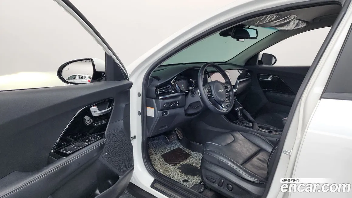Kia Niro — фото 10