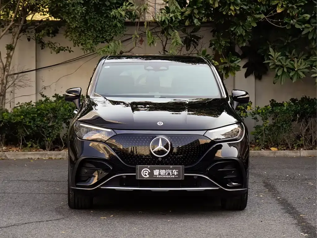 Mercedes-Benz EQE SUV — фото 10