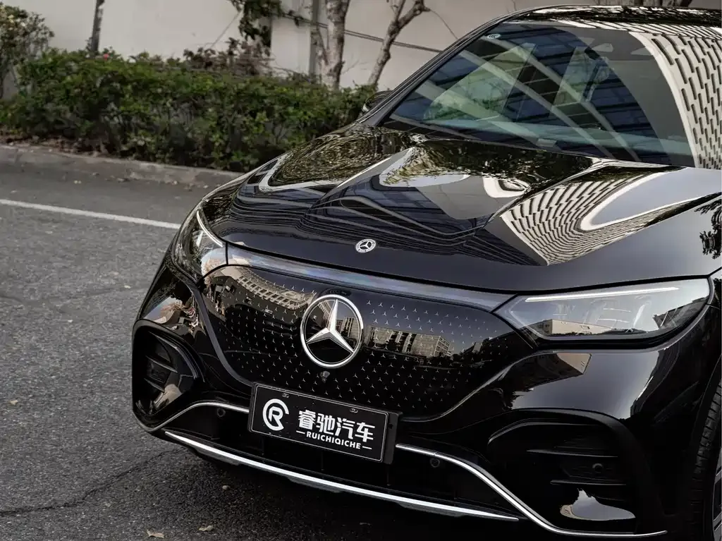 Mercedes-Benz EQE SUV — фото 4